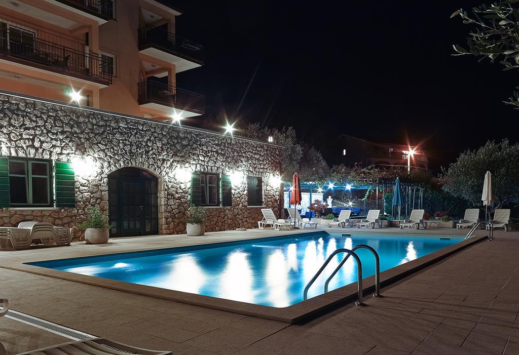 Apartments Villa Venera ラビン エクステリア 写真