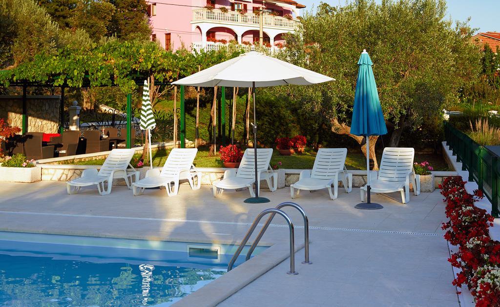 Apartments Villa Venera ラビン エクステリア 写真