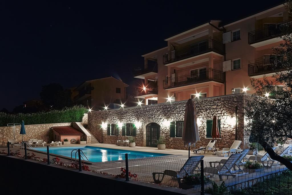 Apartments Villa Venera ラビン エクステリア 写真