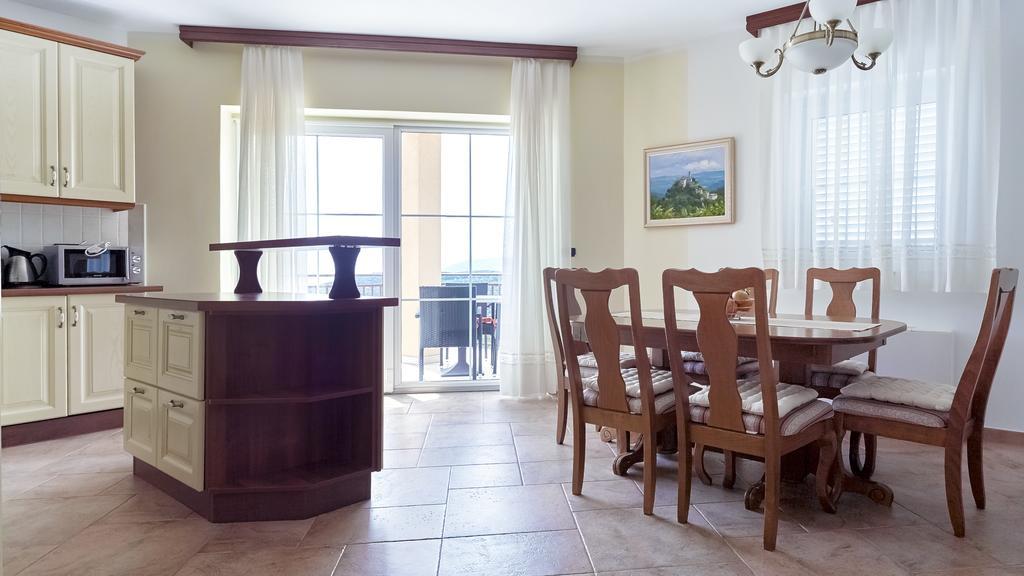 Apartments Villa Venera ラビン エクステリア 写真